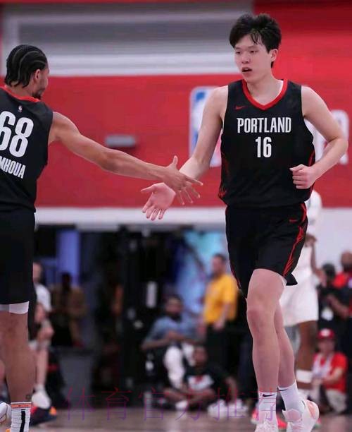 开拓者再胜火箭！杨瀚森替补2+1+1杜兰特30+12