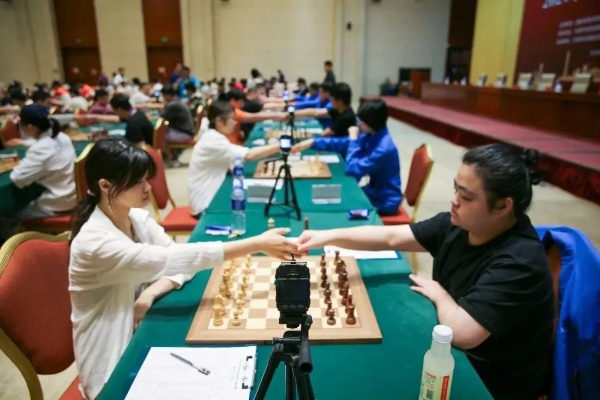 2009成都国际象棋比赛视频回顾与分析-第3张图片-www.211178.com_果博福布斯